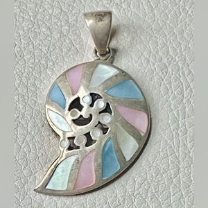 VTG SOUTHWEST Sterling Colorful Nautilus Shell Mother Of Pearl Pendant